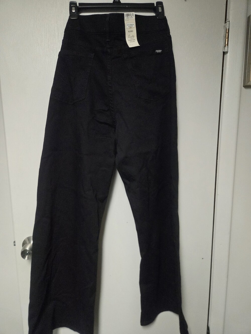 Levi's Women's Black Wide-Leg Chinos